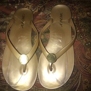 DKNY gold tone sandals flip flops